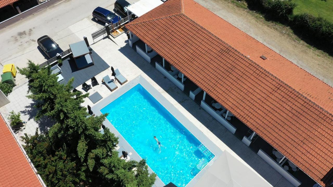 Philoxenia Suites Vrasná エクステリア 写真