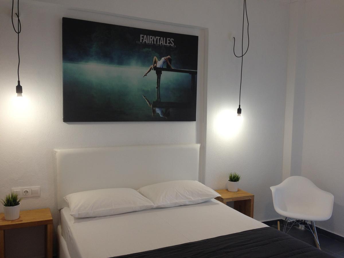 Philoxenia Suites Vrasná エクステリア 写真